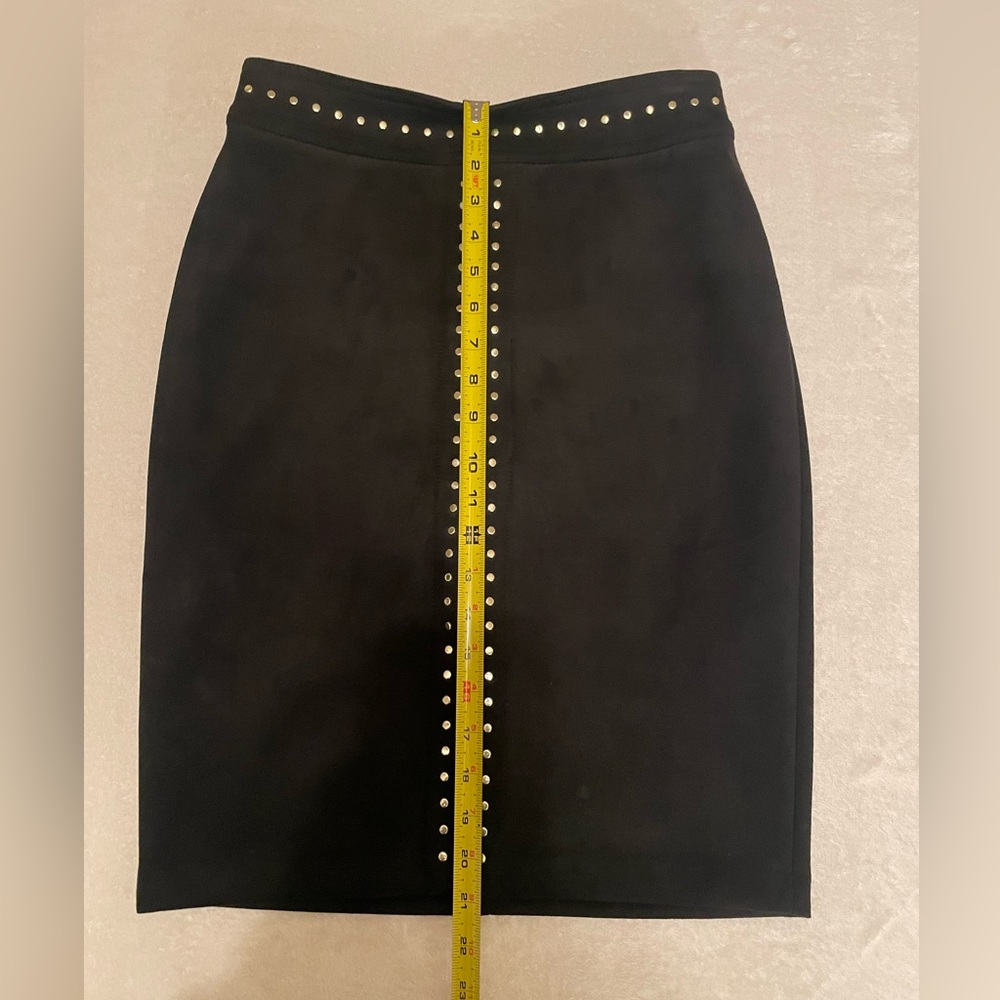 WHBM Black Studded Pencil Skirt Front Slit Gold Studs Size 0 - Picture 7 of 10